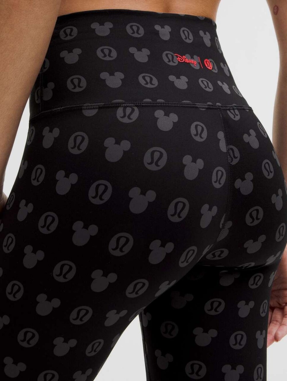 Disney x Lululemon *Wunder Train High-Rise Tight 25" size 6 NWT - Picture 4 of 9